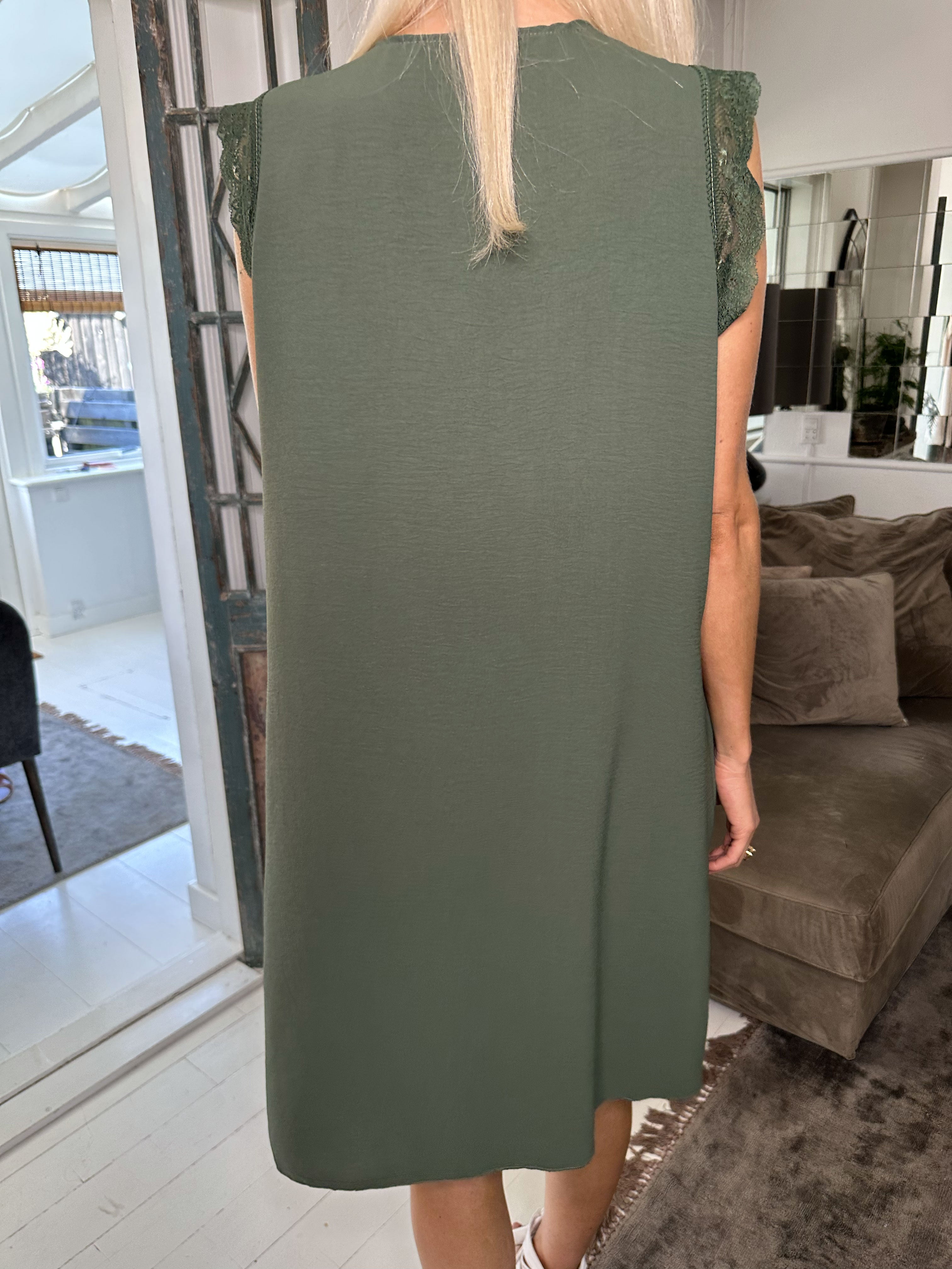 Elly - Sød sommerkjole med blonder